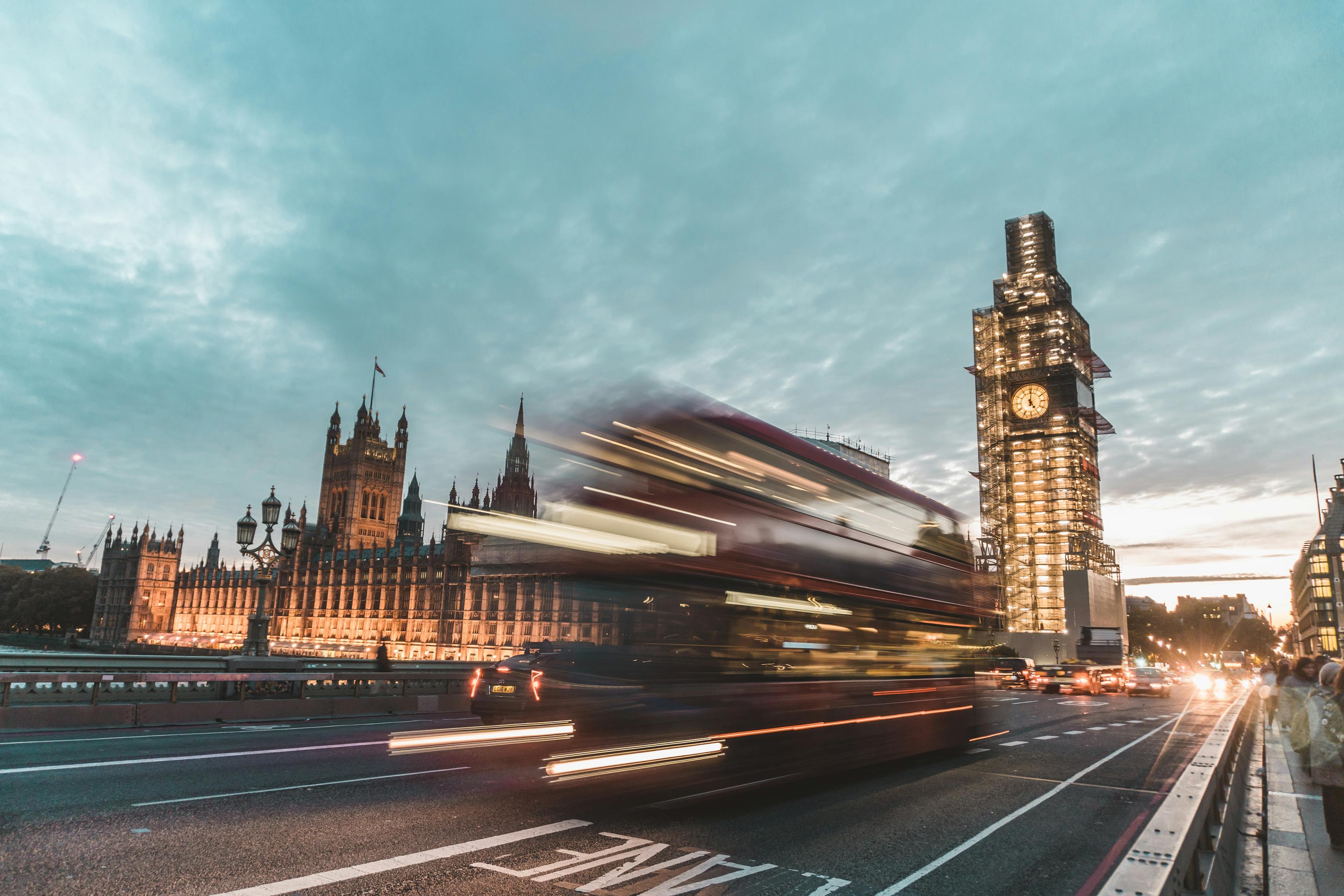 英国新一代航母进展与挑战，最新事件揭秘