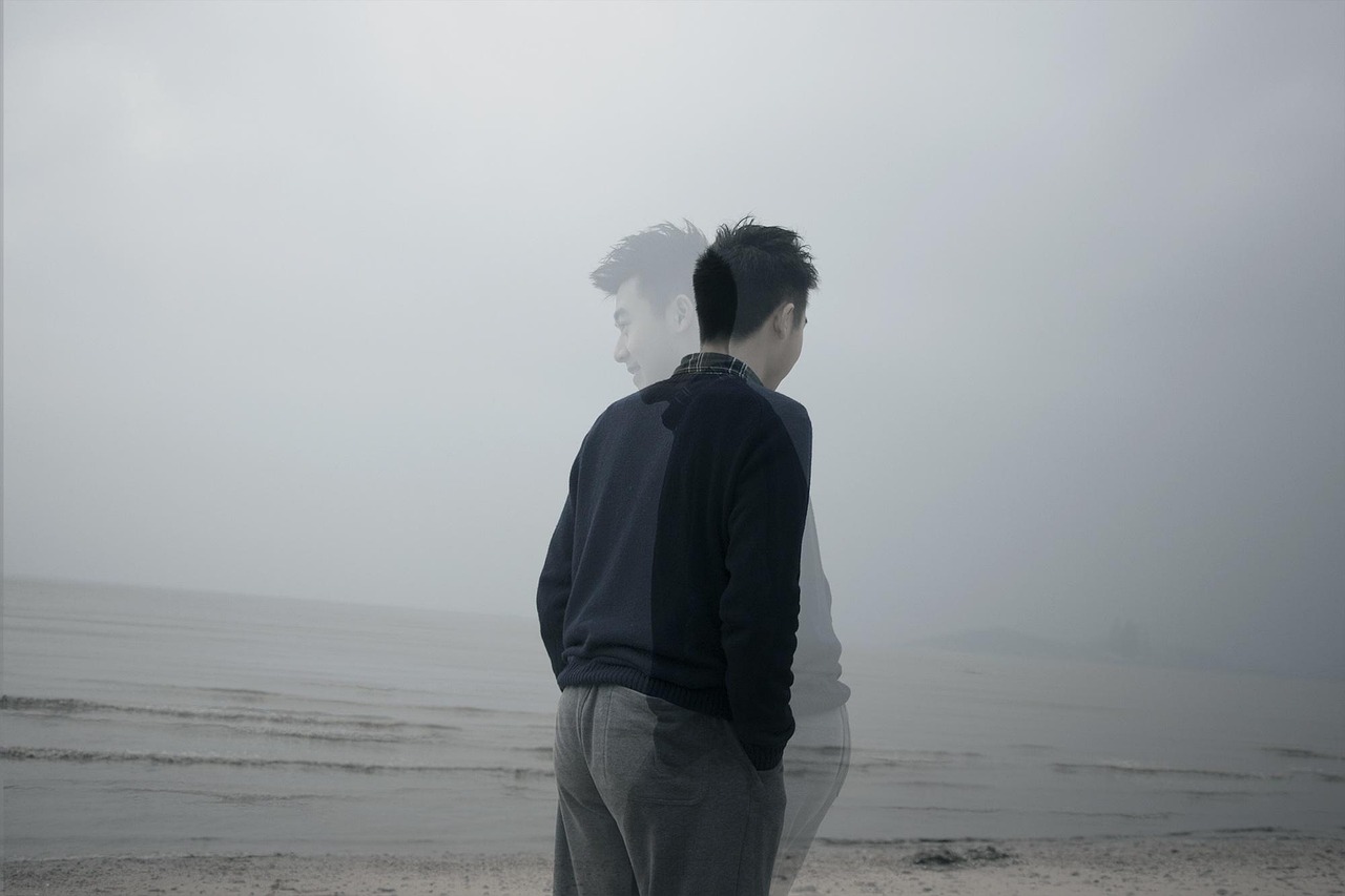 光影交织中的青春印记，赵露思最新照片背景曝光