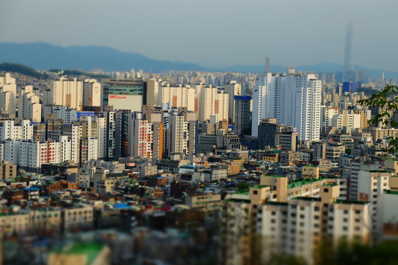 聚焦中国房地产市场，最新房价趋势解析及70城市房地产概况