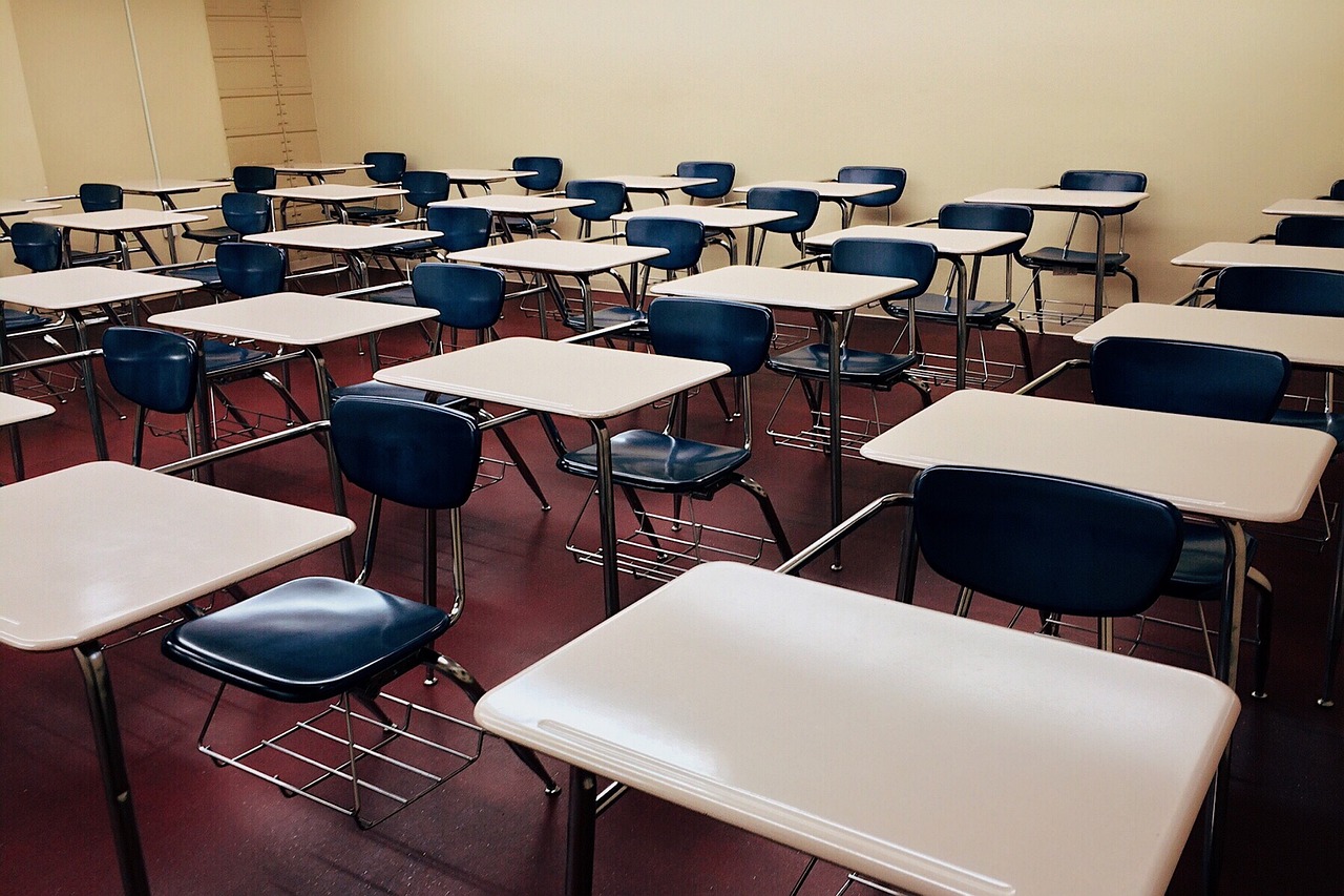 英国学校引领教育变革的新动态，最新消息速递
