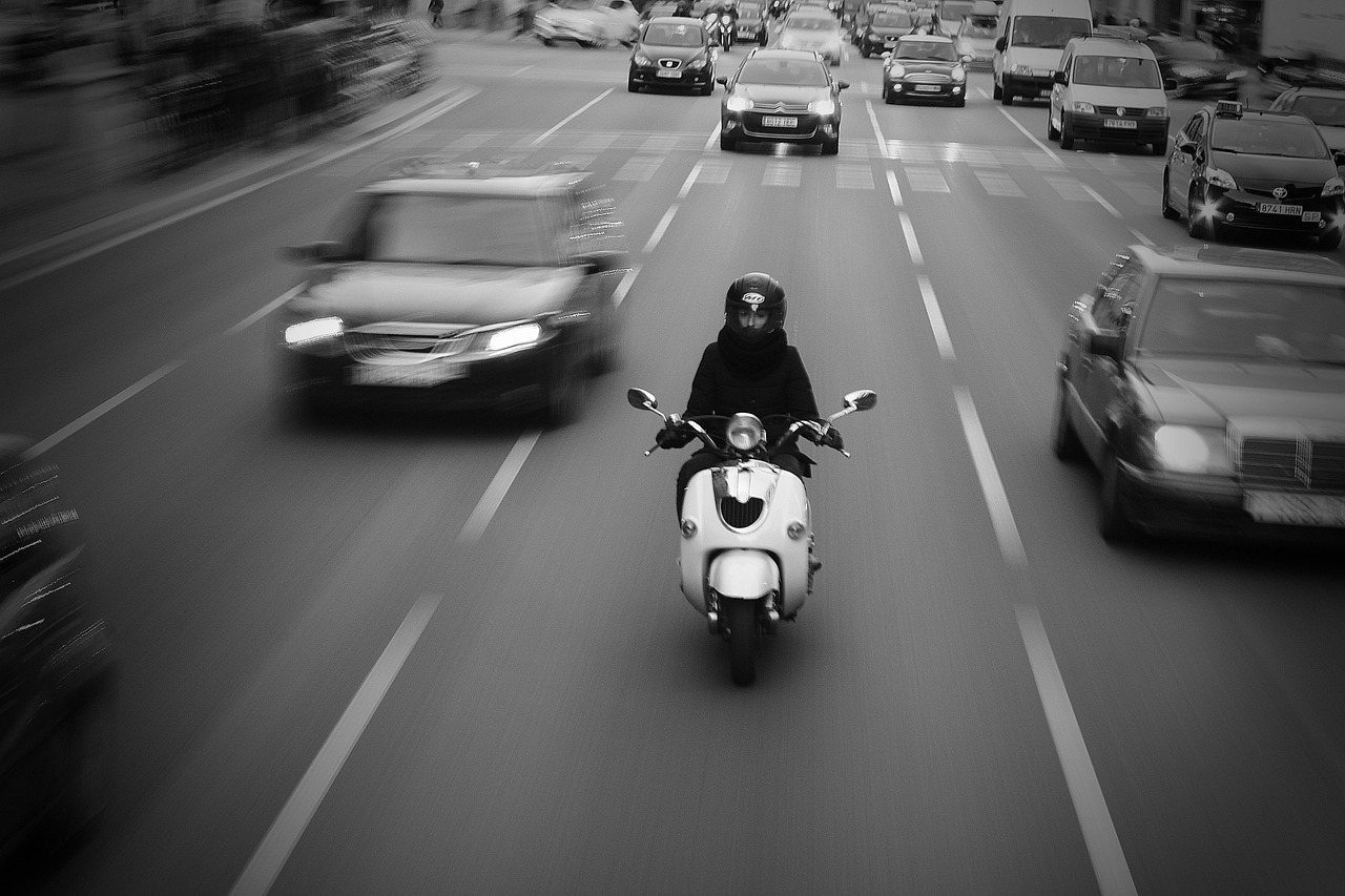 电瓶车新规出台，绿色出行新风尚引领道路安全未来